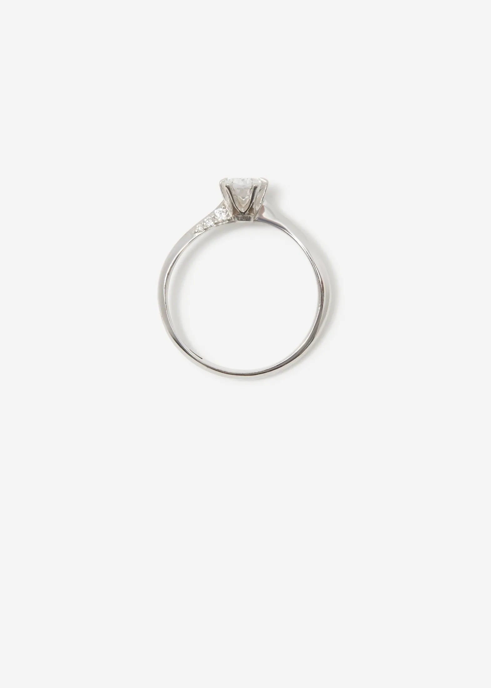 Oval Solitaire Ring Midi Pavé 0.3 - 0.5 Ct